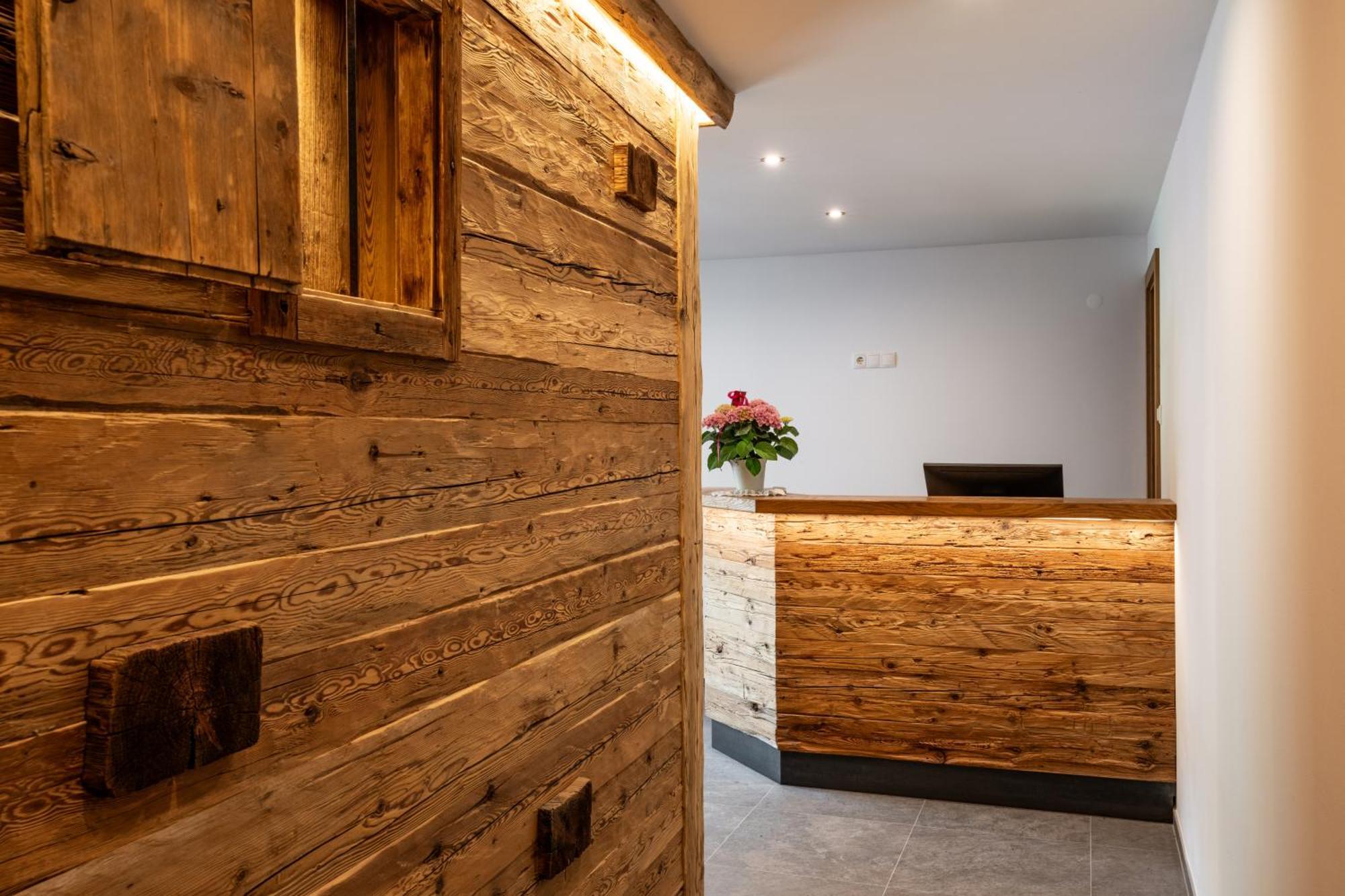 Kahnwirt Apartment Santa Maddalena in Casies Екстериор снимка